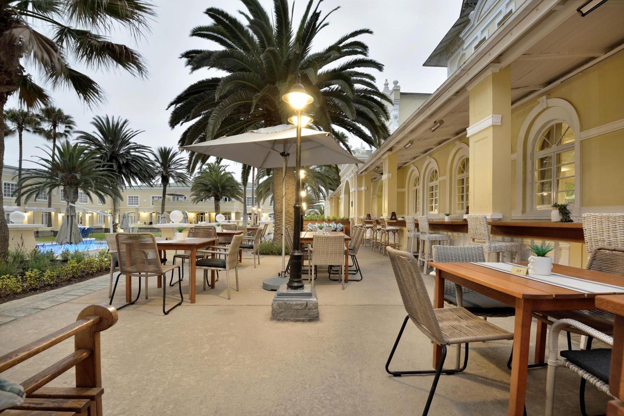 Swakopmund Hotel & Entertainment Centre Екстериор снимка