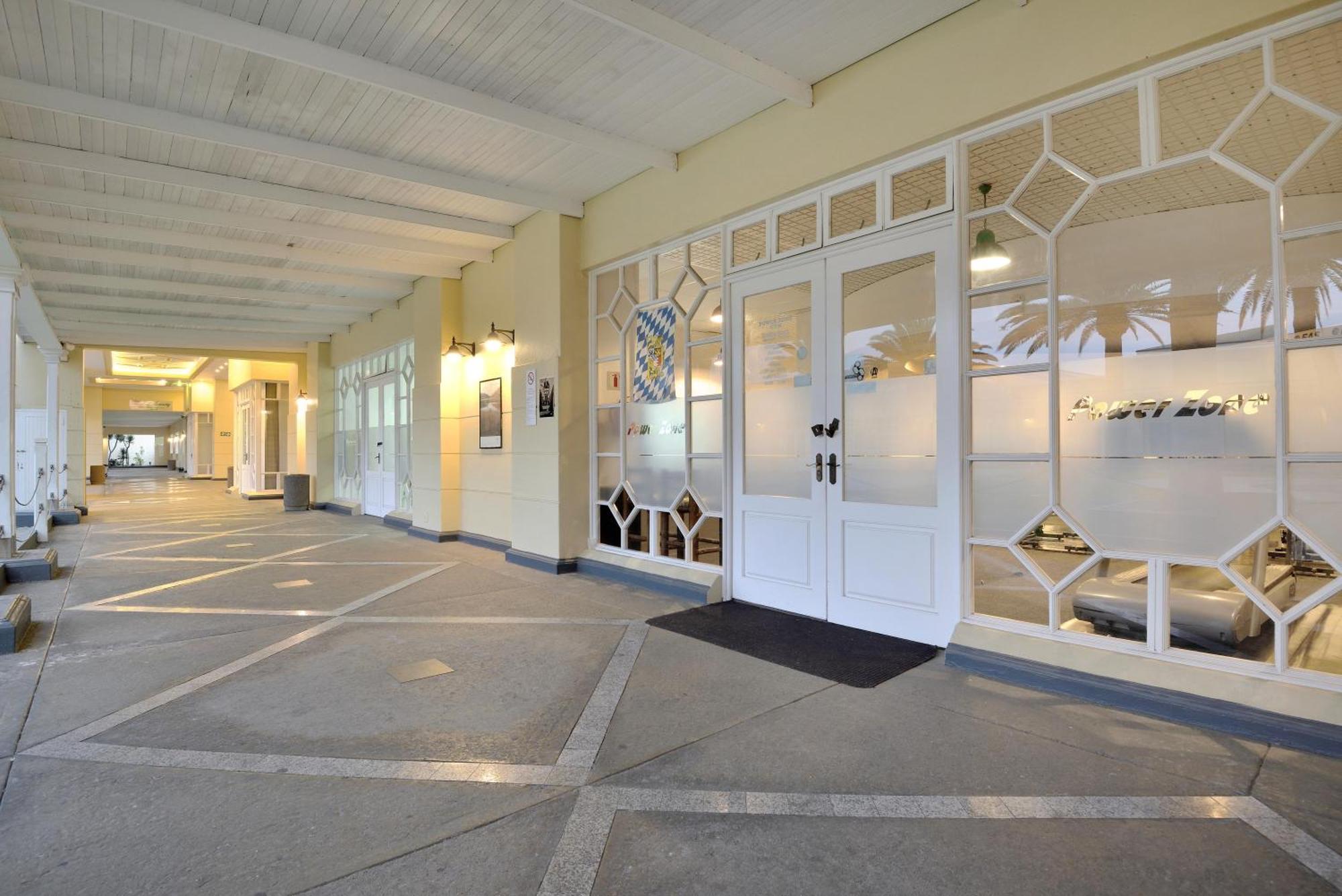 Swakopmund Hotel & Entertainment Centre Екстериор снимка