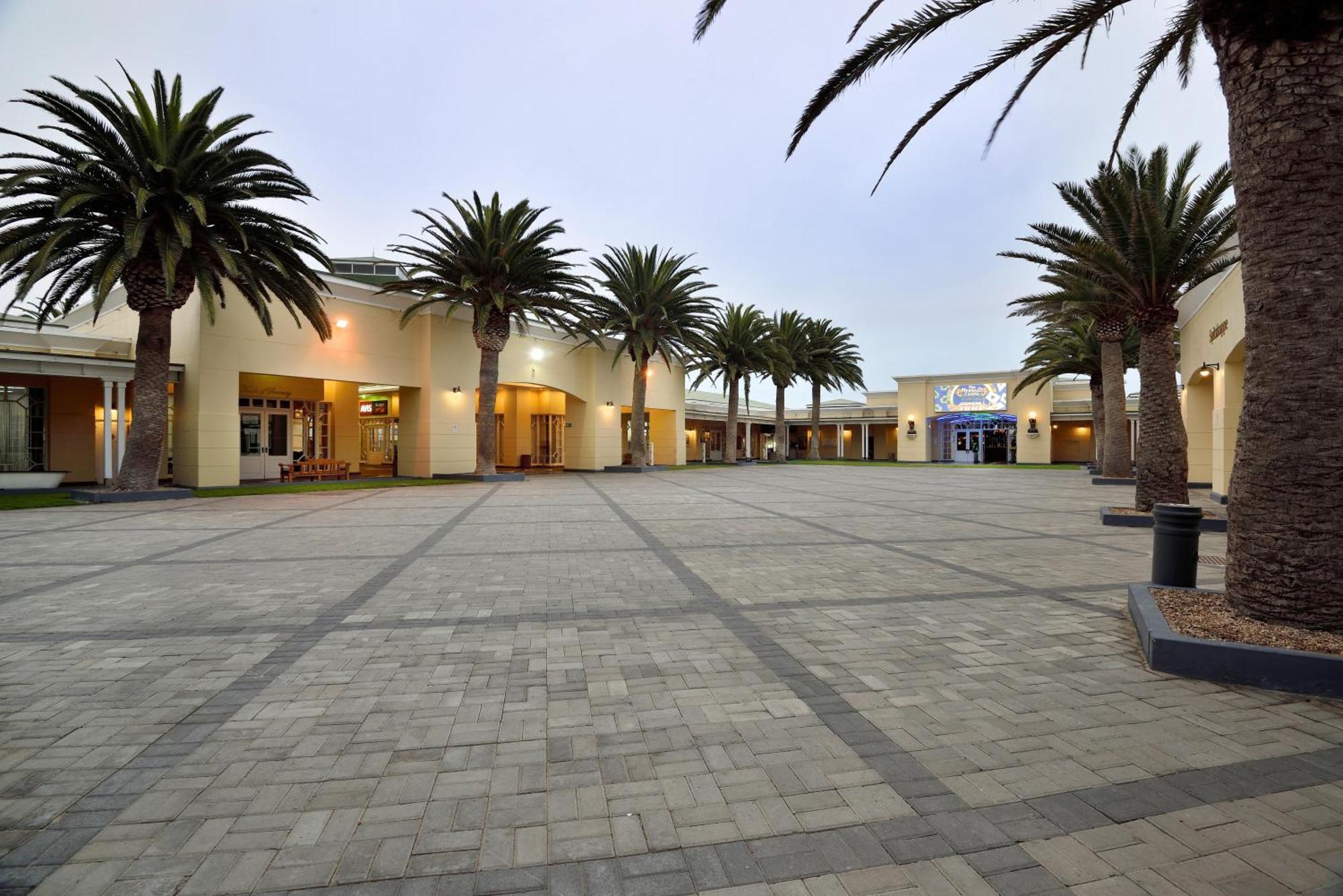Swakopmund Hotel & Entertainment Centre Екстериор снимка